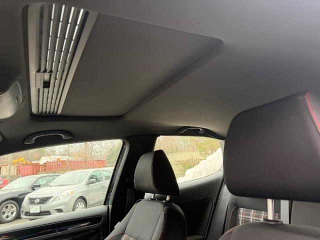 Volkswagen GTI 2.0T Coupe PZEV 2010