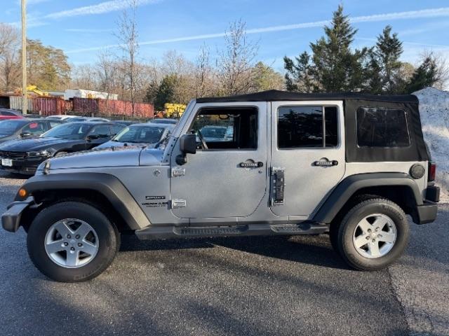 Jeep Wrangler Unlimited Sport 4WD 2013