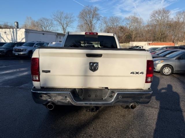 RAM 1500 Laramie Crew Cab 4WD 2011