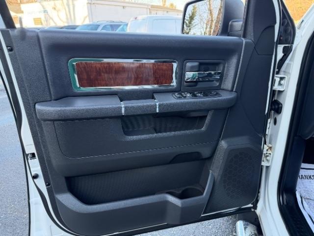 RAM 1500 Laramie Crew Cab 4WD 2011