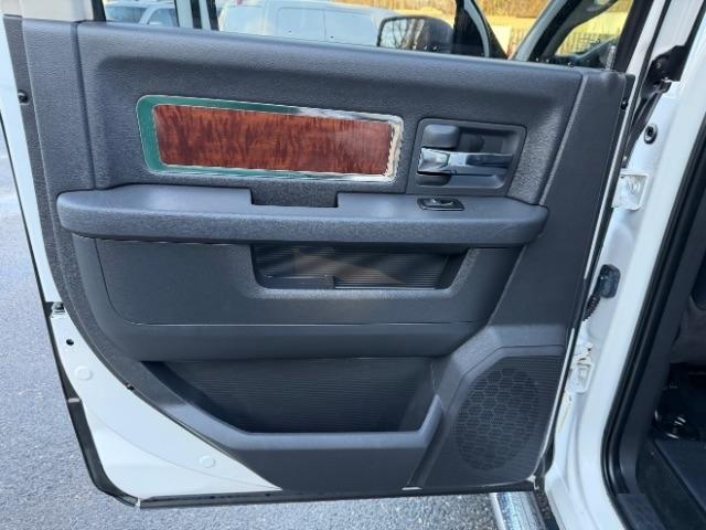 RAM 1500 Laramie Crew Cab 4WD 2011