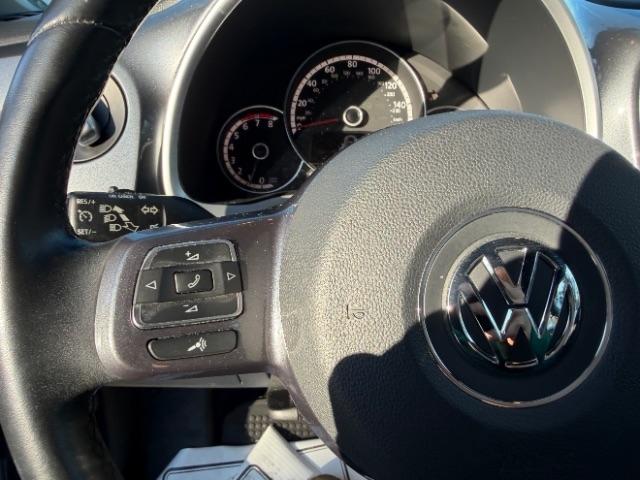 Volkswagen Beetle 2.5L w/Sunroof Sound & Nav 2014