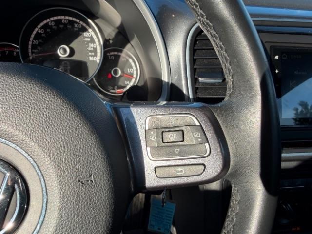 Volkswagen Beetle 2.5L w/Sunroof Sound & Nav 2014