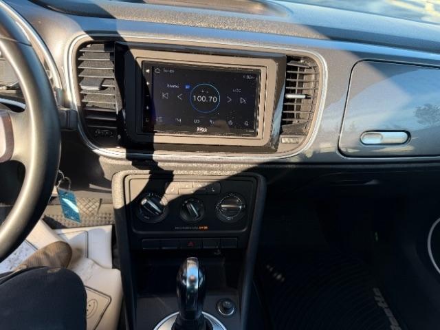 Volkswagen Beetle 2.5L w/Sunroof Sound & Nav 2014