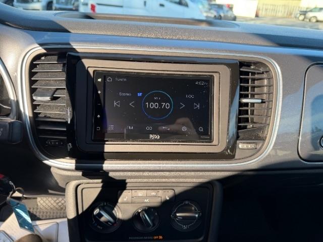 Volkswagen Beetle 2.5L w/Sunroof Sound & Nav 2014