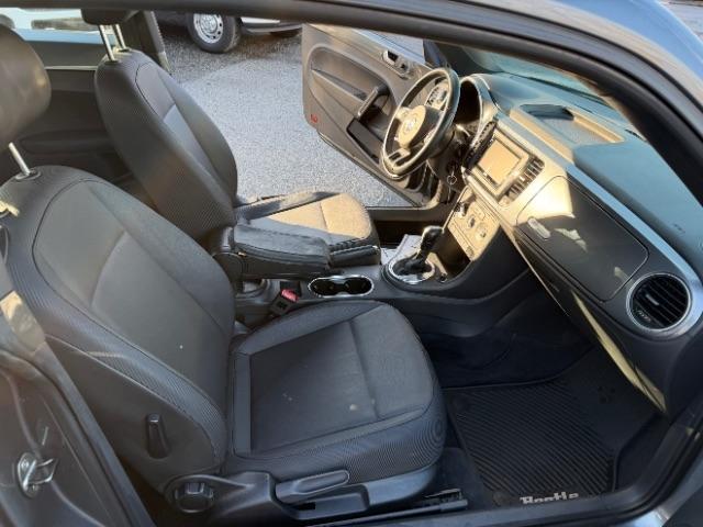 Volkswagen Beetle 2.5L w/Sunroof Sound & Nav 2014
