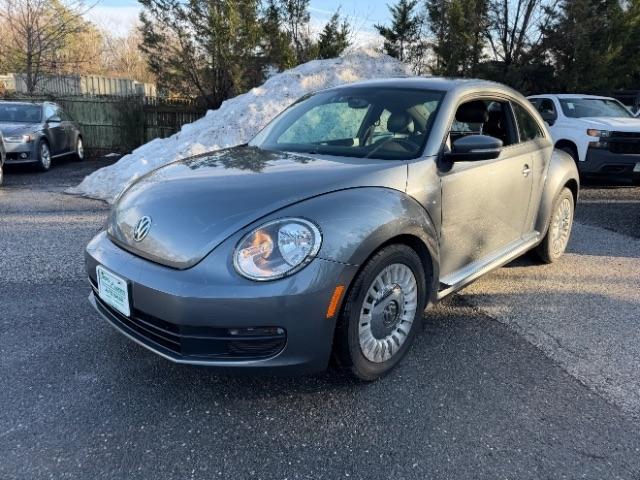 2014 Volkswagen Beetle 2.5L w/Sunroof Sound & Nav