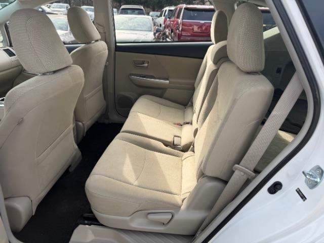 Toyota Prius V Three 2012