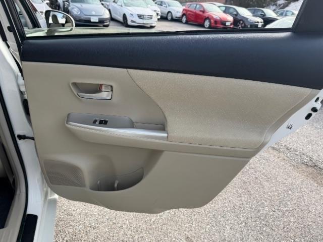 Toyota Prius V Three 2012