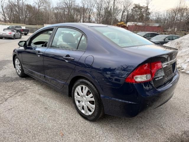 Honda Civic LX Sedan 5-Speed AT 2011