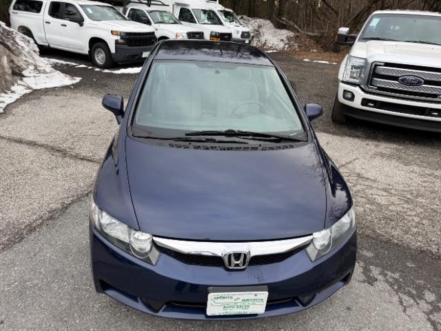 Honda Civic LX Sedan 5-Speed AT 2011