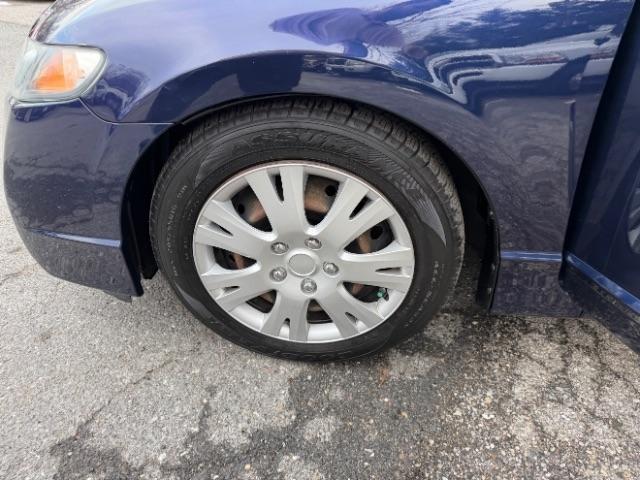 Honda Civic LX Sedan 5-Speed AT 2011