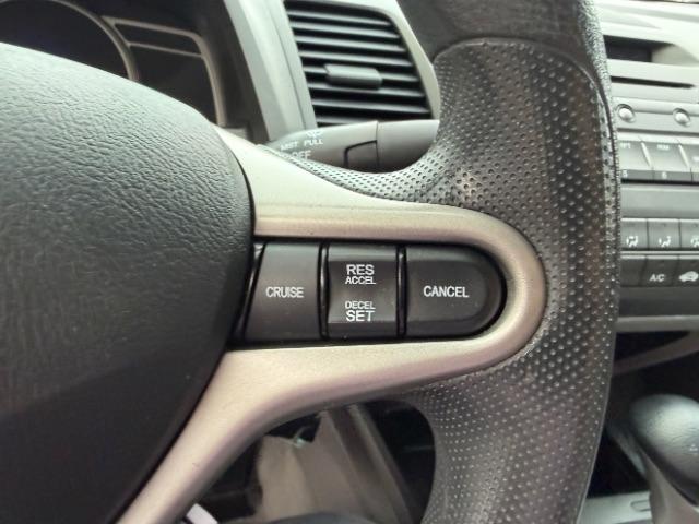 Honda Civic LX Sedan 5-Speed AT 2011