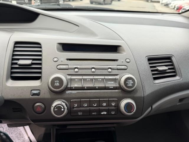 Honda Civic LX Sedan 5-Speed AT 2011