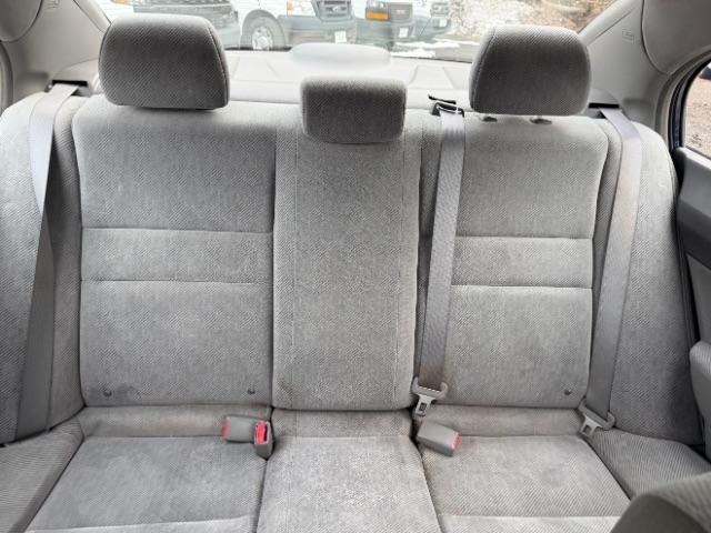 Honda Civic LX Sedan 5-Speed AT 2011