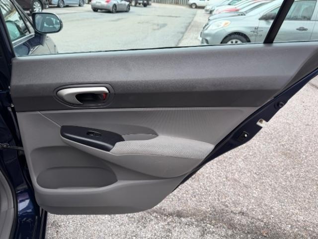 Honda Civic LX Sedan 5-Speed AT 2011