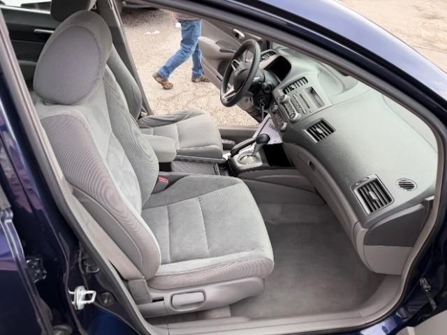 Honda Civic LX Sedan 5-Speed AT 2011