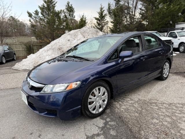 Honda Civic LX Sedan 5-Speed AT 2011