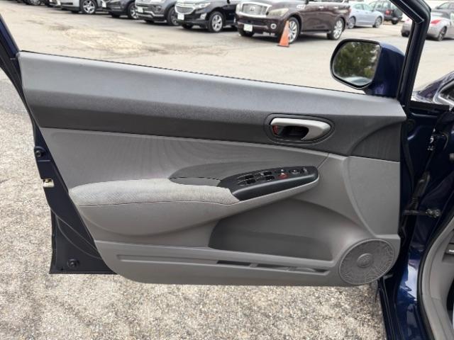 Honda Civic LX Sedan 5-Speed AT 2011
