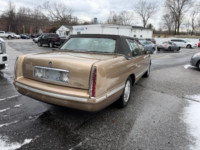 Cadillac DeVille Base 1998