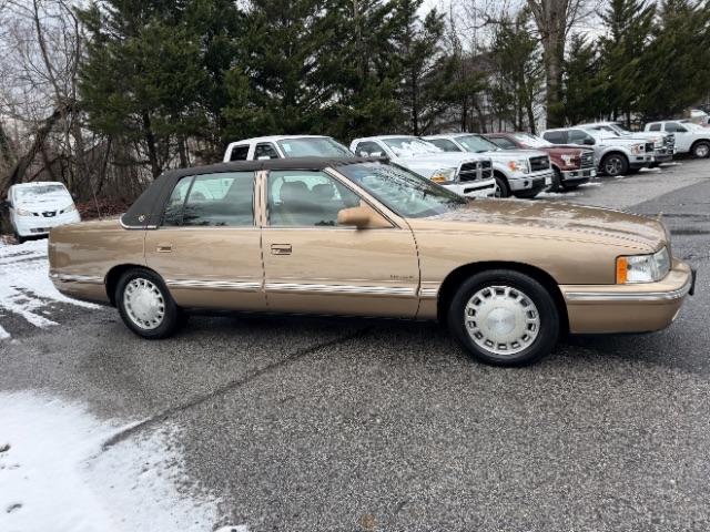Cadillac DeVille Base 1998