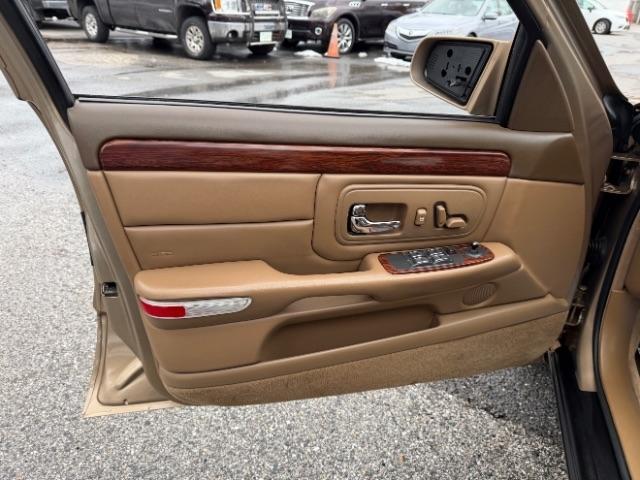 Cadillac DeVille Base 1998