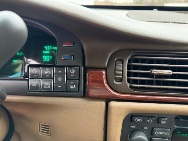 Cadillac DeVille Base 1998