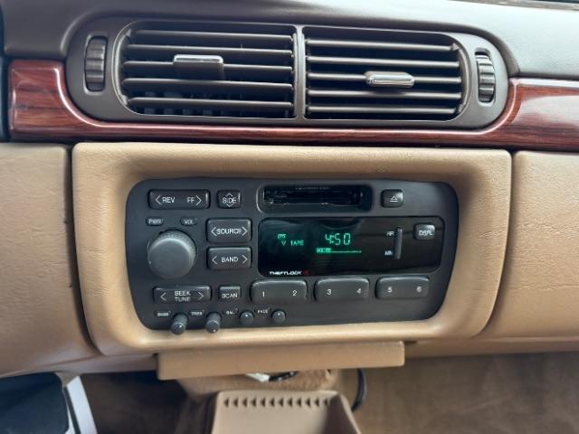 Cadillac DeVille Base 1998