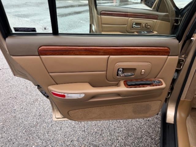 Cadillac DeVille Base 1998