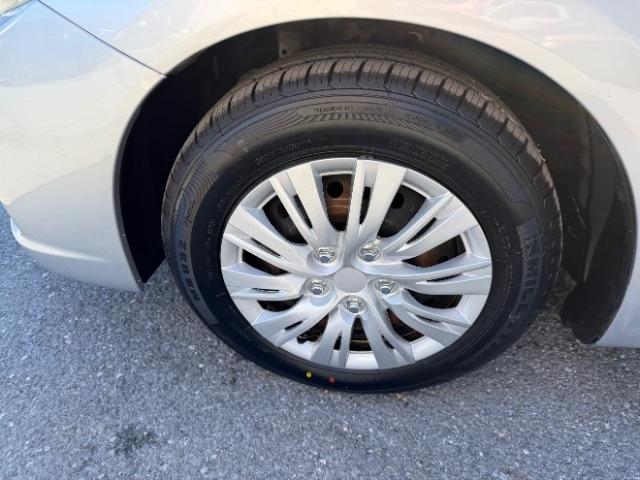 Honda Civic LX Sedan 5-Speed AT 2013