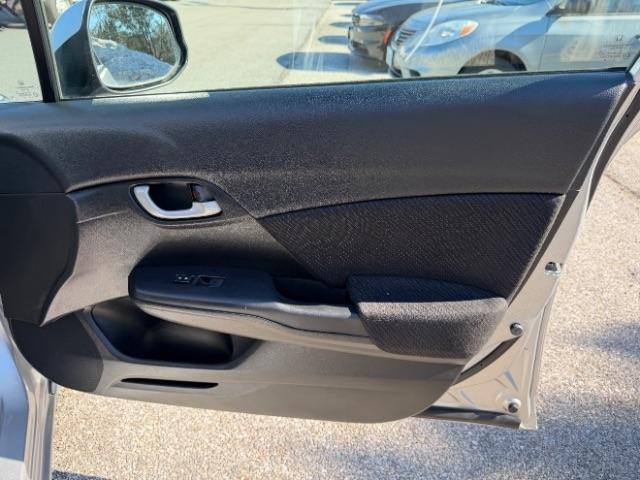 Honda Civic LX Sedan 5-Speed AT 2013