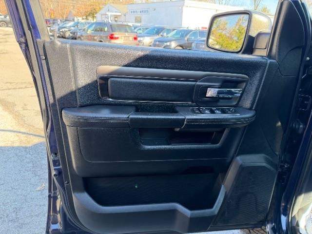 RAM 1500 Sport Quad Cab 4WD 2016