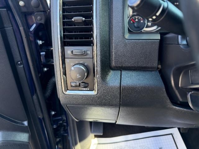 RAM 1500 Sport Quad Cab 4WD 2016