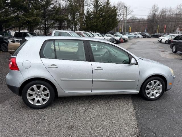 Volkswagen Rabbit 4-Door S 2008