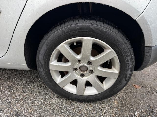 Volkswagen Rabbit 4-Door S 2008