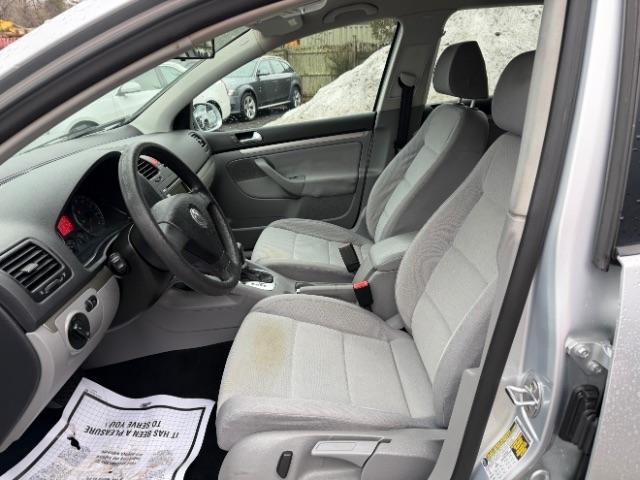 Volkswagen Rabbit 4-Door S 2008