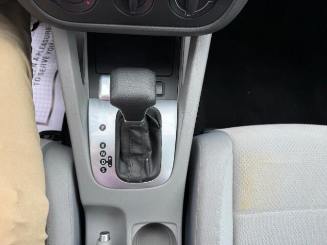 Volkswagen Rabbit 4-Door S 2008