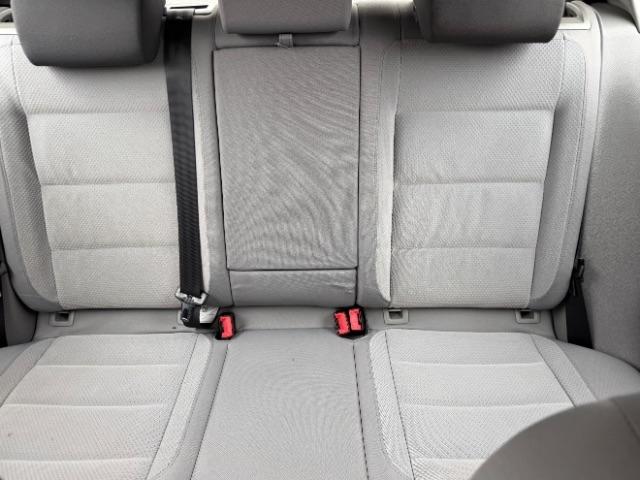 Volkswagen Rabbit 4-Door S 2008