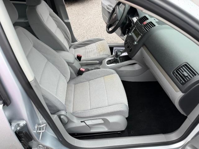 Volkswagen Rabbit 4-Door S 2008