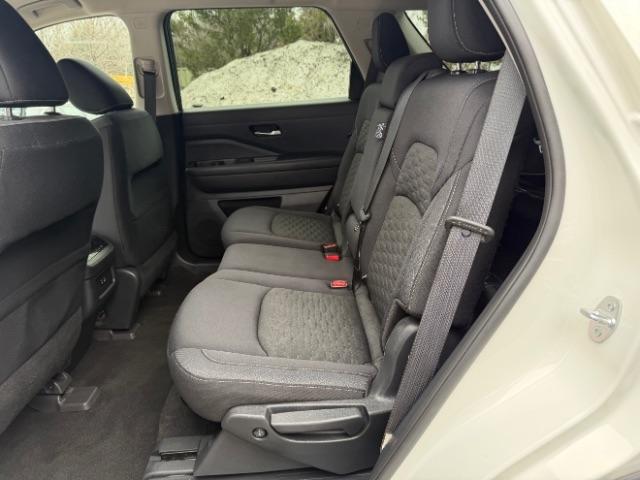 Nissan Pathfinder SV 4WD 2022