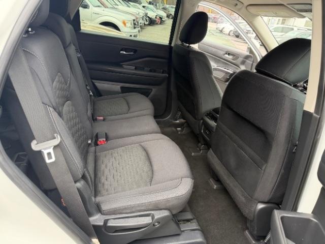 Nissan Pathfinder SV 4WD 2022