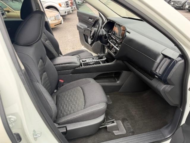 Nissan Pathfinder SV 4WD 2022