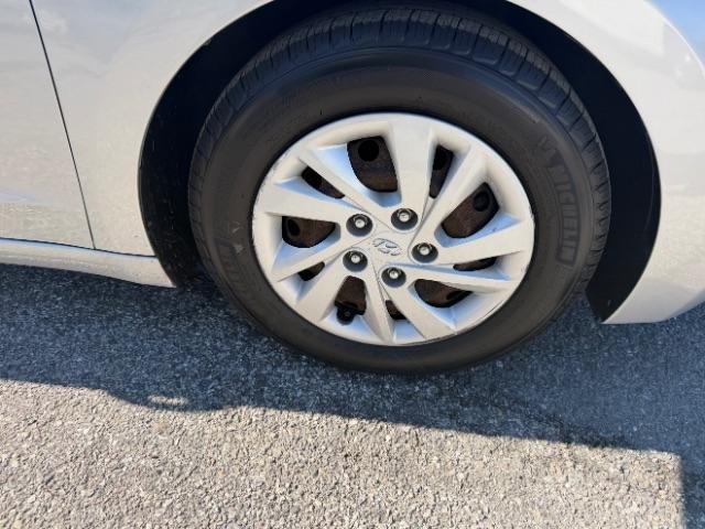 Hyundai Elantra SE 6AT 2018