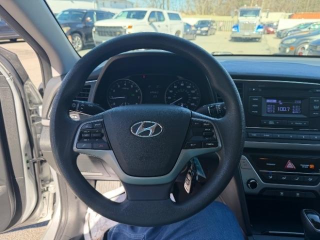 Hyundai Elantra SE 6AT 2018