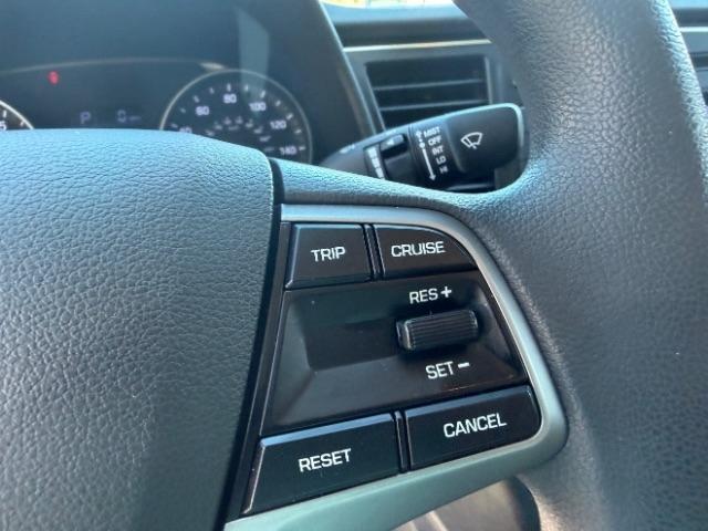 Hyundai Elantra SE 6AT 2018