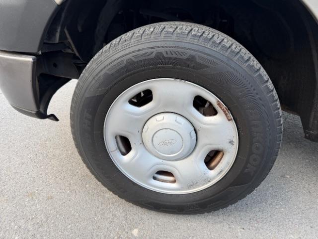 Ford F-150 STX 2WD 2005