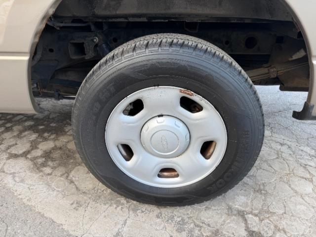 Ford F-150 STX 2WD 2005