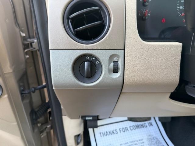 Ford F-150 STX 2WD 2005