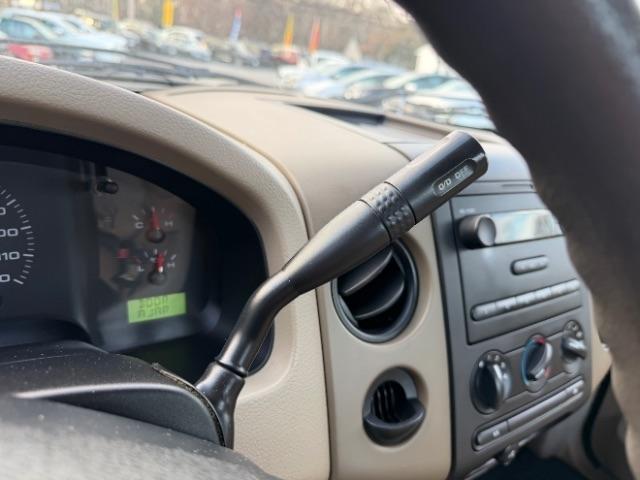 Ford F-150 STX 2WD 2005