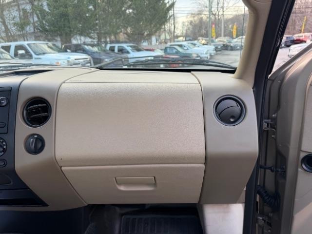 Ford F-150 STX 2WD 2005